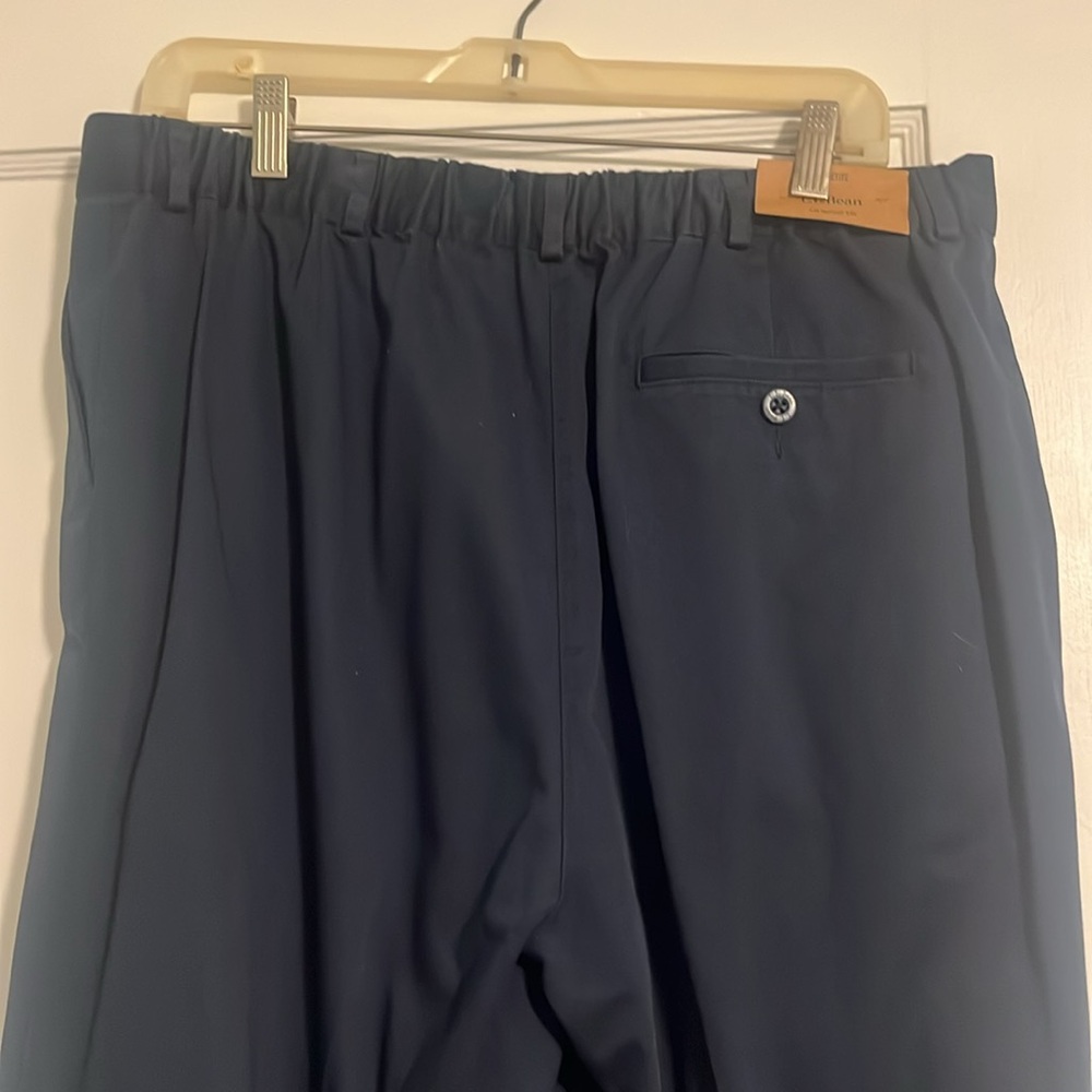 L.L. Bean pleated cotton pants, elastic waist, back only - Picture 5 of 5